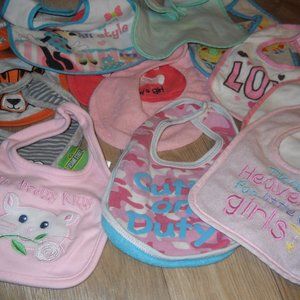 ASSORTMENT INFANT GIRLS BIBS